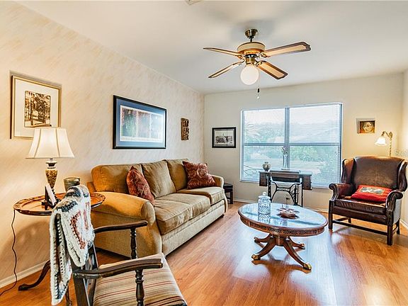3rd image of 4001 Windtree Dr