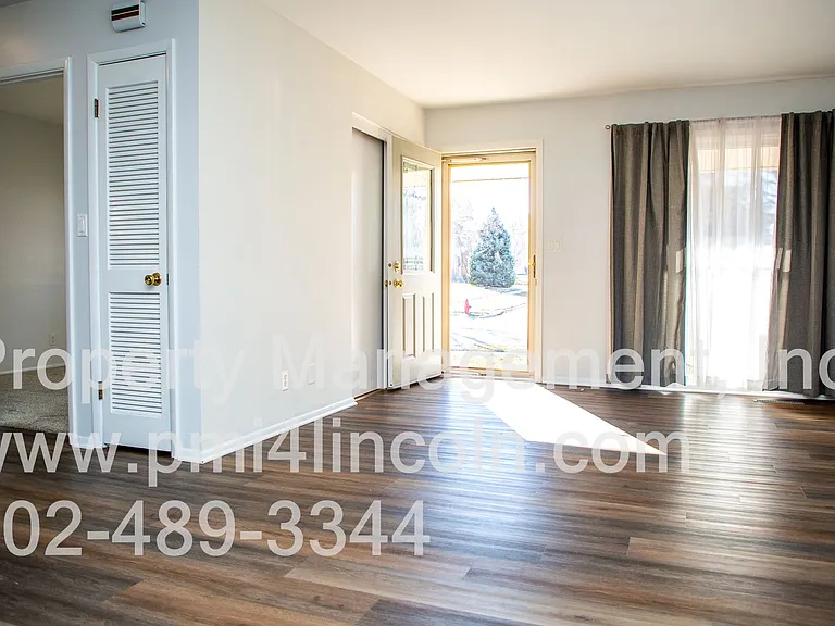 8030 N Hazelwood Dr — Photo 7