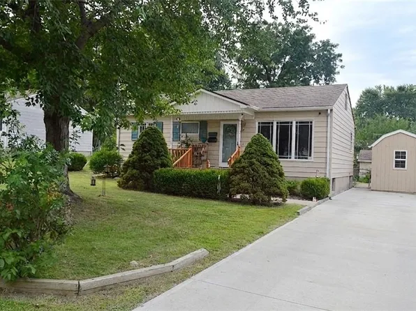 3609 NE 54th St, Kansas City, MO 64119