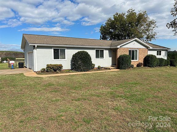 3rd image of 240 Woodset Dr