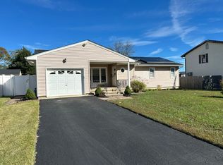 21 Ford Ave, Bayville, NJ 08721