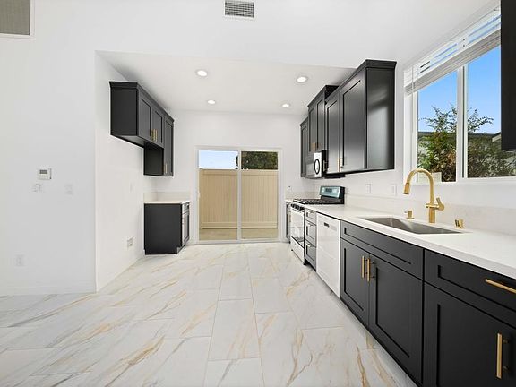 3rd image of 9859 3/4 Belmont St