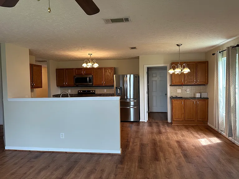 1016 Fulman Rd — Photo 4