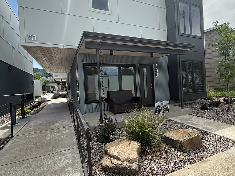 111 W Sussex Ave #200 — Photo 2