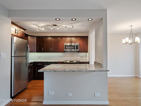 4th image of 3550 N Lake Shore Dr APT 2617