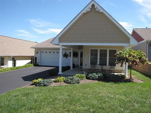 4th image of 8119 Golden Oak Ln