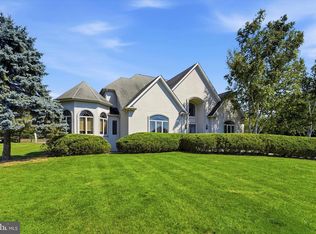 7 Longmeadow St, Newtown, PA 18940