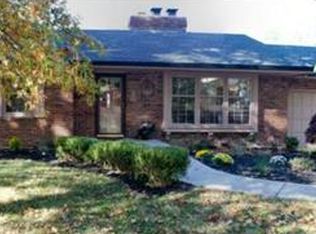 910 Ridgeway Dr, Liberty, MO 64068