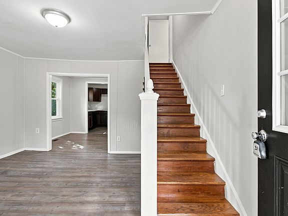 2nd image of 432 Hickman St