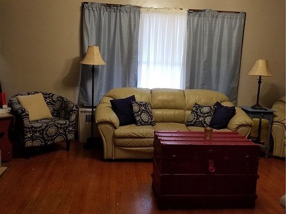 4th image of 127 Lockhart Ave