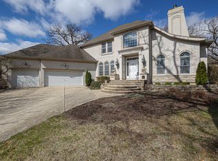 632 Christopher Ln, Carol Stream, IL 60188