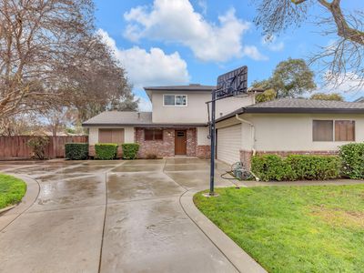 2417 E Howard Avenue, Visalia, CA, 93292