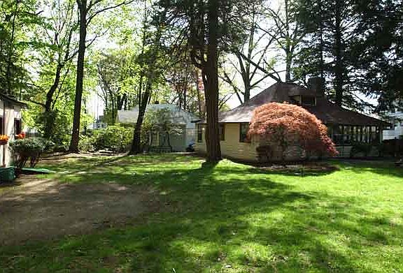 2nd image of 27 Marshland St