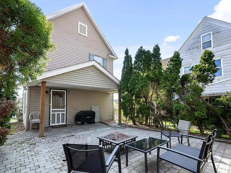 1507 Pine St — Photo 10