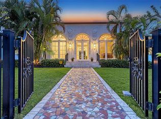 1682 Hawthorne St, Sarasota, FL 34239