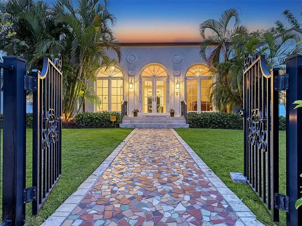 1682 Hawthorne St, Sarasota, FL 34239
