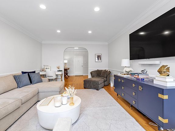 5th image of 36 Hamilton Pl APT A2