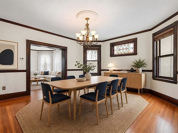 5th image of 160 Holland St #1
