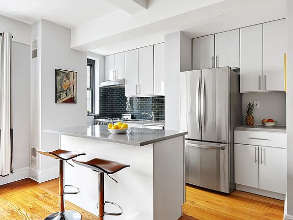 2nd image of 200 E 16th St #6GH