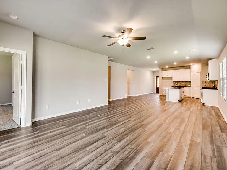605 Cedar Springs Dr — Photo 8