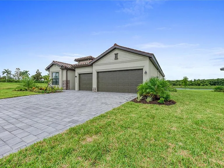 16464 Whale Grey Pl — Photo 3