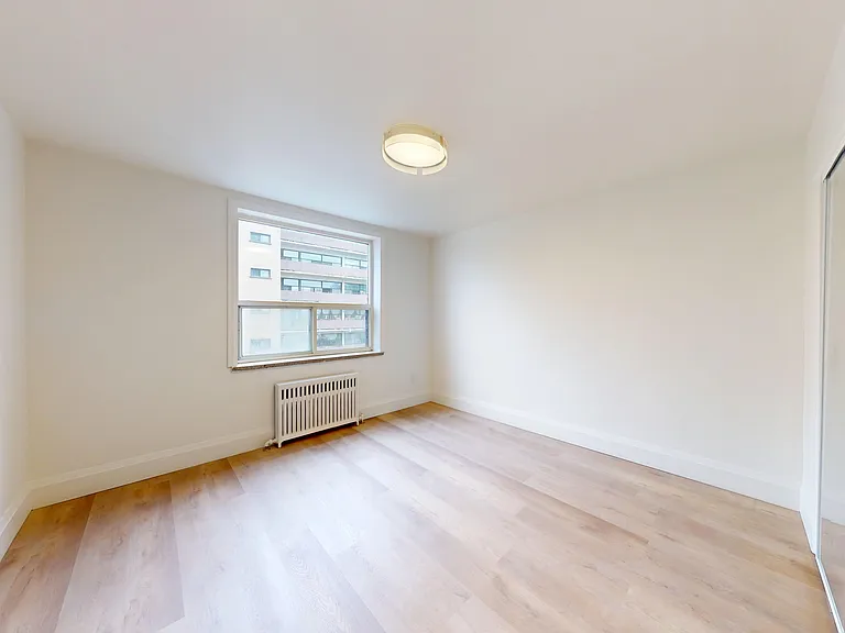 1 Marquette Ave — Photo 98