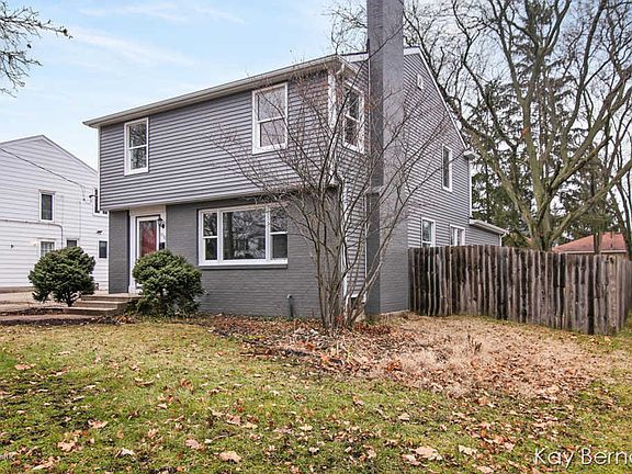 2nd image of 1938 Lotus Ave SE