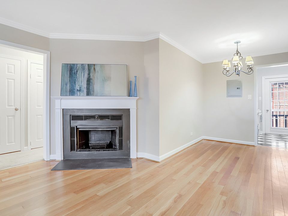 1st image of 110 N George Mason Dr APT 2