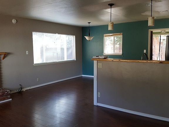 3rd image of 1802 Arrowhead Ave
