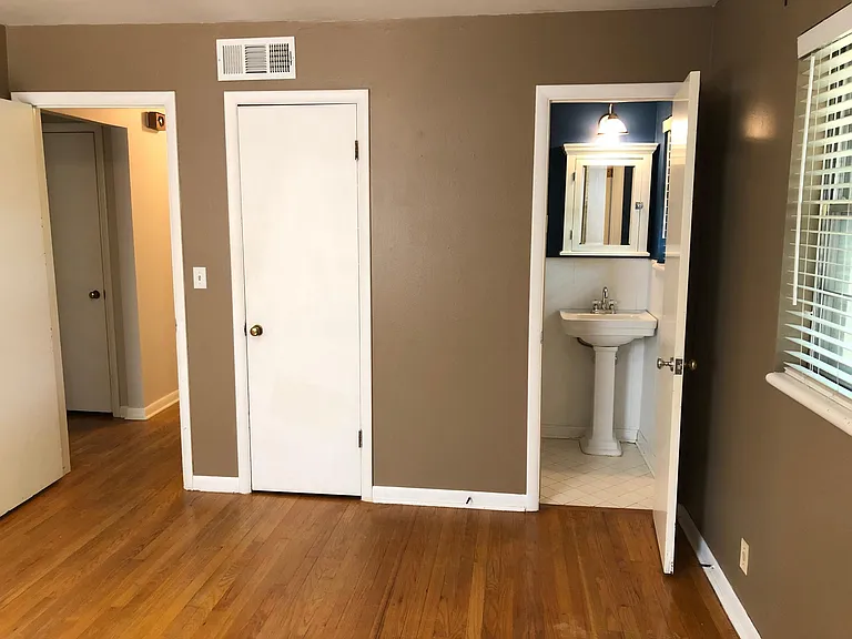 1308 Sycamore St — Photo 22