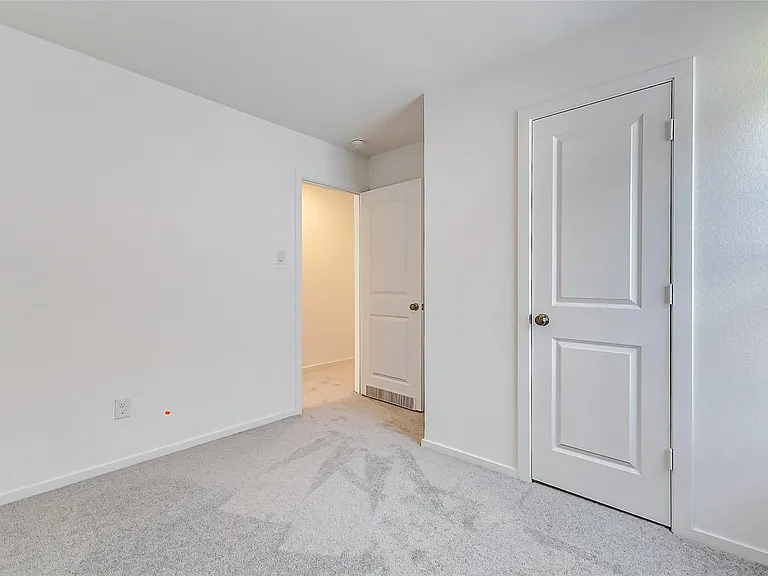 21438 Carosella Dr — Photo 25