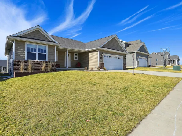 803 Cates Dr, Mahomet, IL 61853