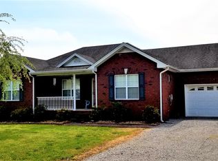 130 Big Hickory Ct, Smithville, TN 37166
