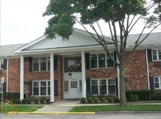 555 Townsend St APT 102-101, Birmingham, MI 48009