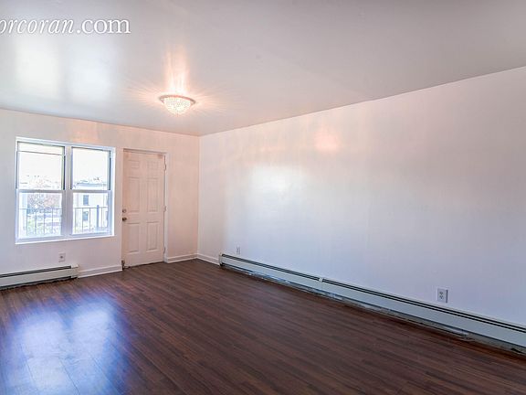 4th image of 195 Stanhope St APT 3R
