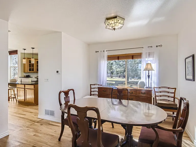 3974 Hawthorne Cir — Photo 6