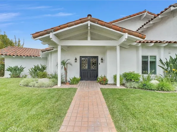 29795 Eagle Point Dr, Canyon Lake, CA 92587