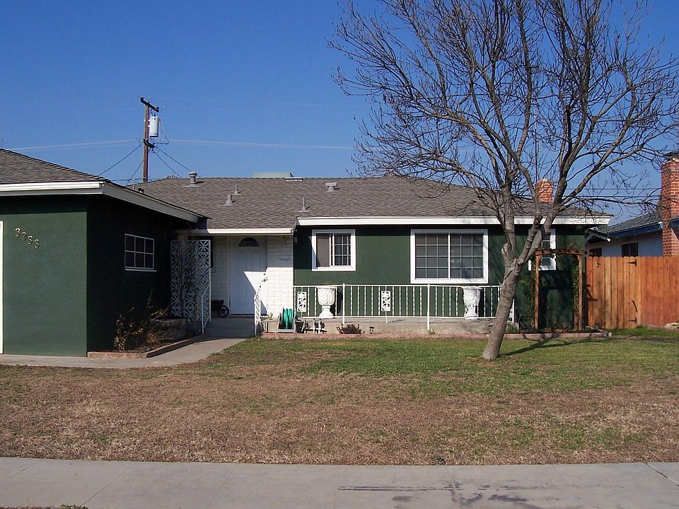 FRONT OF HOUSE
