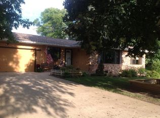 4560 E Greenleaf Dr, Eagan, MN 55123