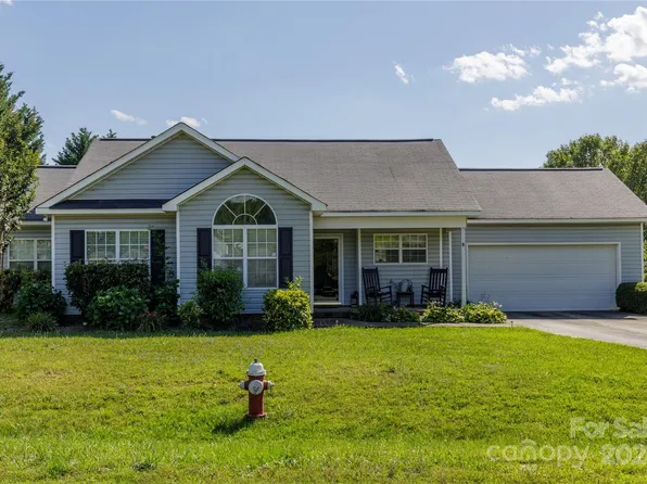 608 Pepper Ann Ln, Matthews, NC 28104