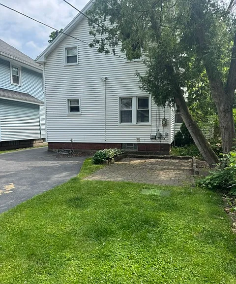 66 Armstrong Ave — Photo 3