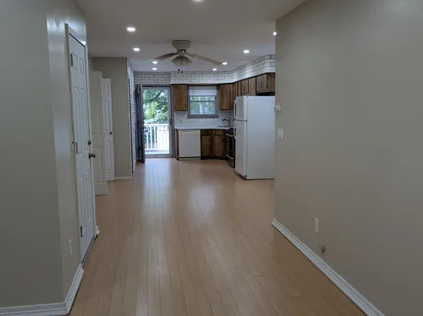 177 S 5th St, Lindenhurst, NY 11757