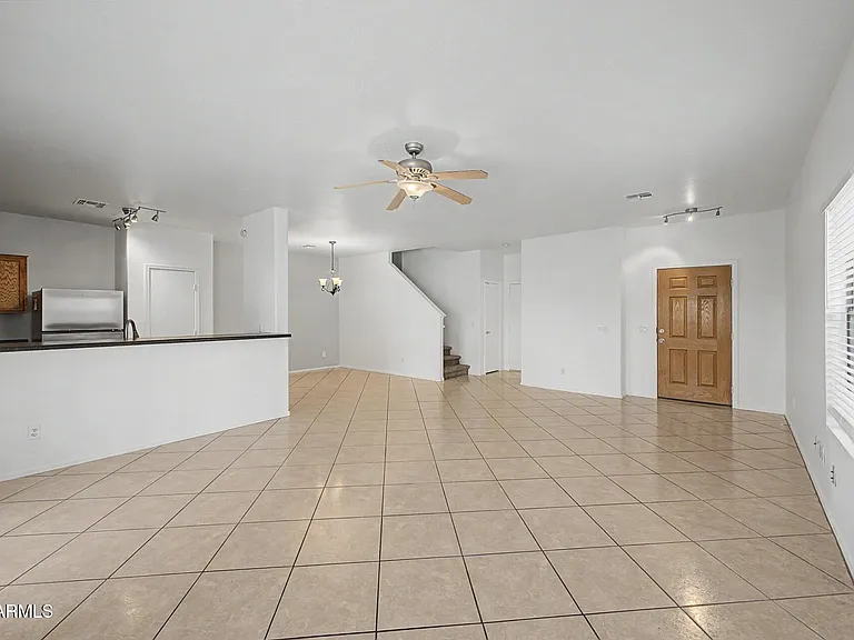 7027 W Lincoln St — Photo 4