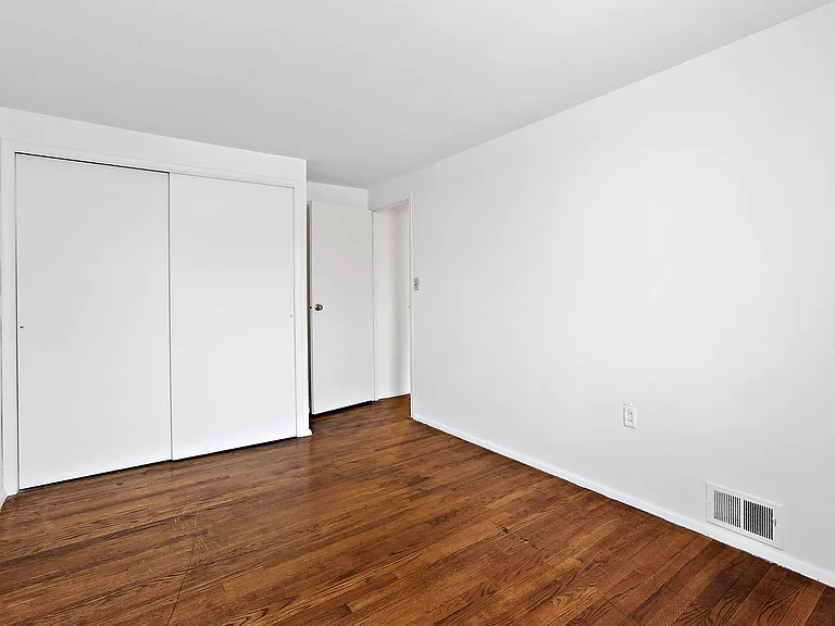 1615 Wycliffe Ave — Photo 11