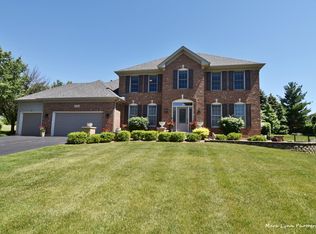 39W668 Carl Sandburg Rd, Saint Charles, IL 60175