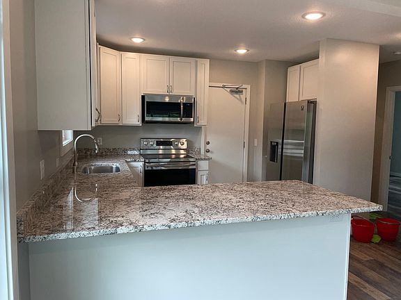 2nd image of 1980 Ashland Ave #3