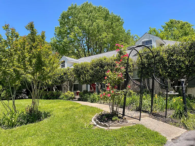 320 Leopole Rd — Photo 35