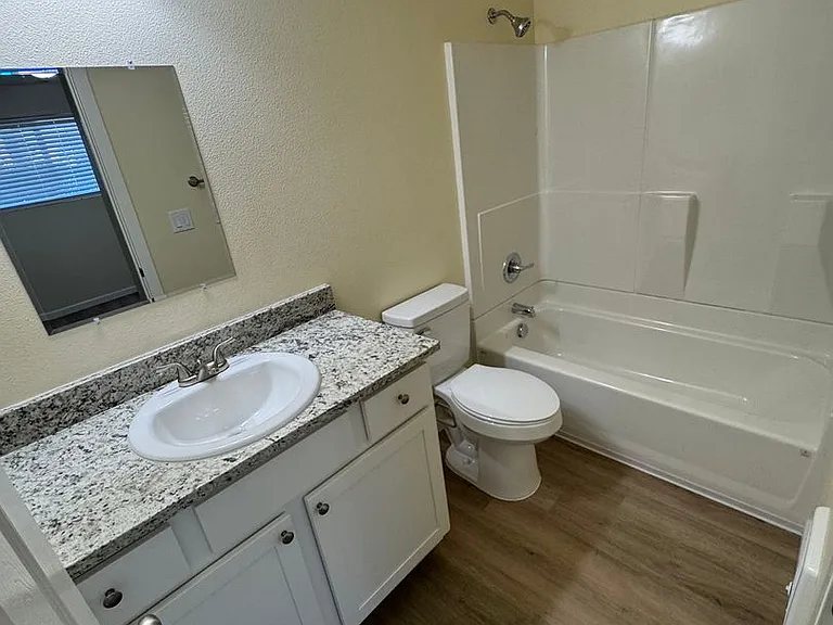2215 Elm St SW — Photo 43
