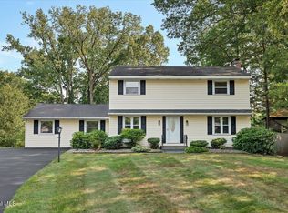 3 Leslie Ct, Halfmoon, NY 12065