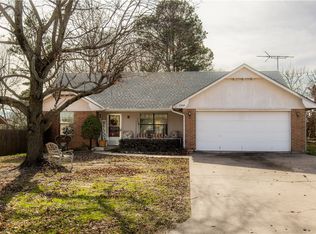2304 W Twin Springs St, Siloam Springs, AR 72761